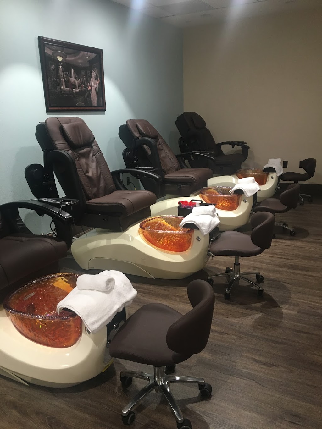 The Cut And Color Lounge | 1300 W Sunset Rd, Henderson, NV 89014, USA | Phone: (702) 273-9086