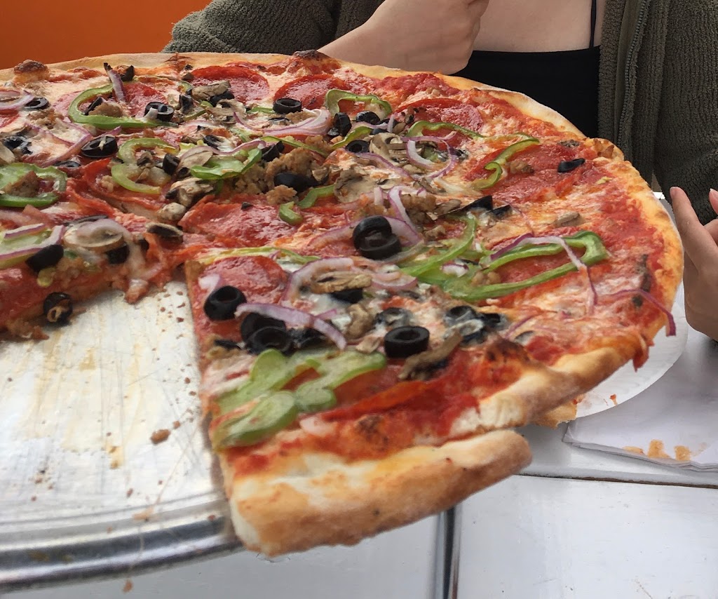 Dough Momma Pizzeria | 2152 Avenida De La Playa, La Jolla, CA 92037, USA | Phone: (858) 246-6692