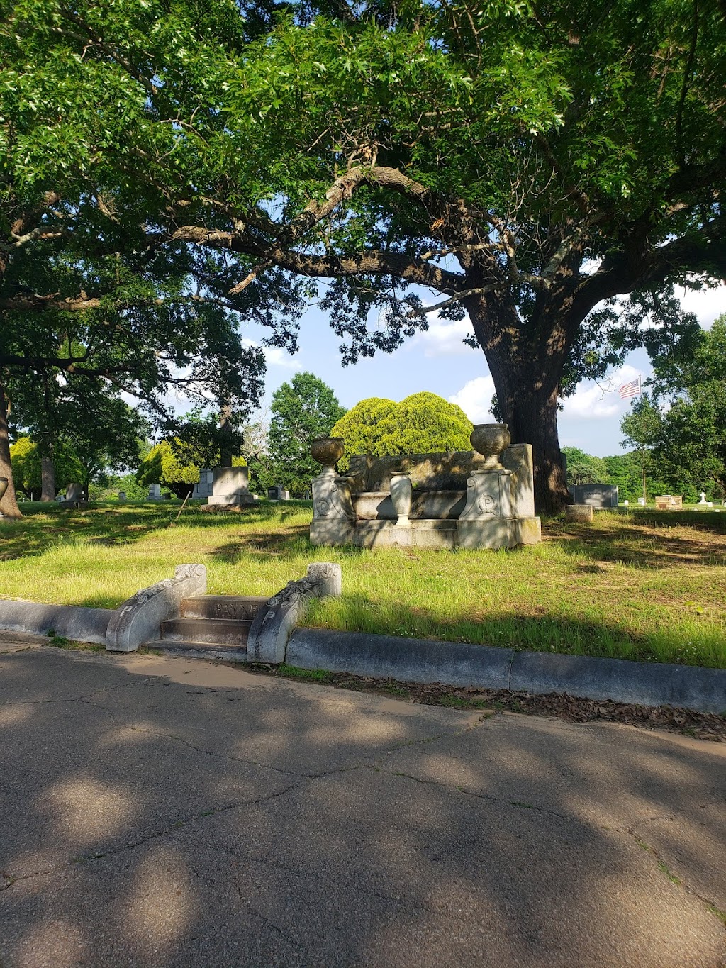 Okmulgee Cemetery | US-62, Okmulgee, OK 74447, USA | Phone: (918) 756-5109