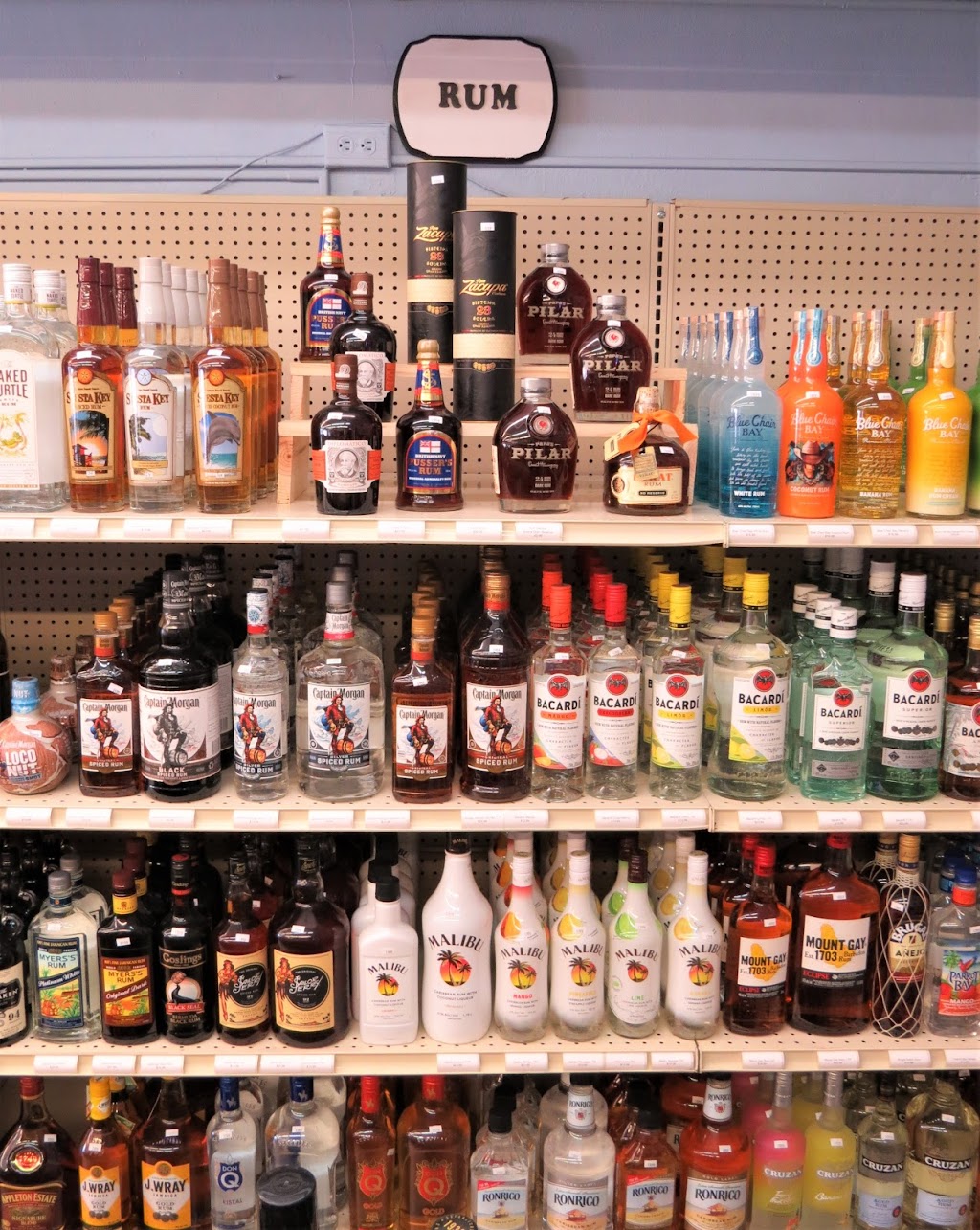 Redington Beach Liquors | 16901 Gulf Blvd, North Redington Beach, FL 33708 | Phone: (727) 393-7919