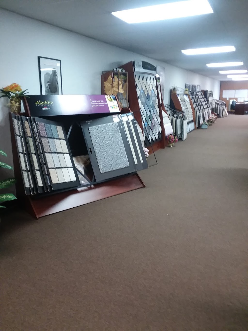 W W Carpet & Flooring | 223 Harcourt Rd, Mt Vernon, OH 43050, USA | Phone: (740) 392-5959