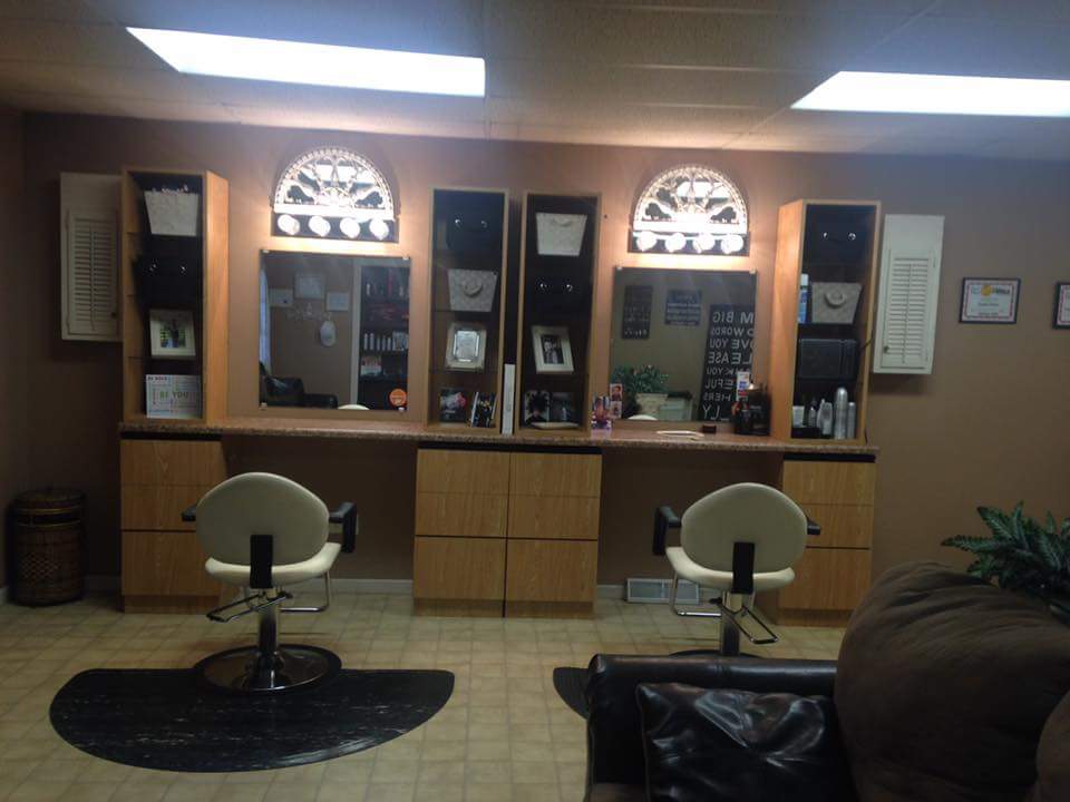 Excelsiors House of Hair | 228 N Jesse James Rd, Excelsior Springs, MO 64024, USA | Phone: (816) 208-8207