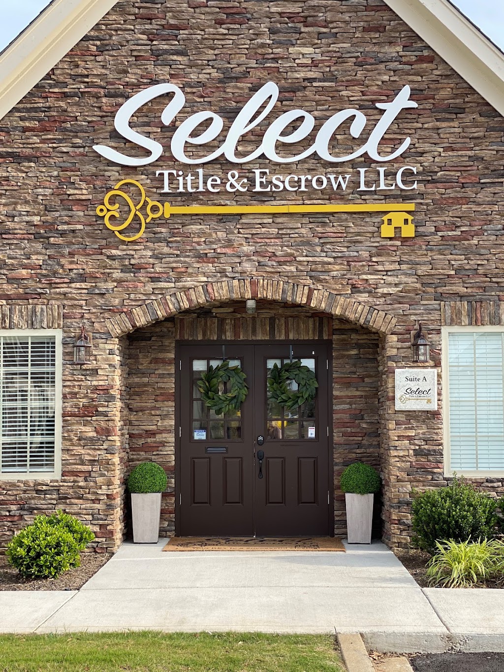 Select Title & Escrow LLC | 5740 Getwell Rd Bldg. 8, Ste. A, Southaven, MS 38672, USA | Phone: (662) 349-3930