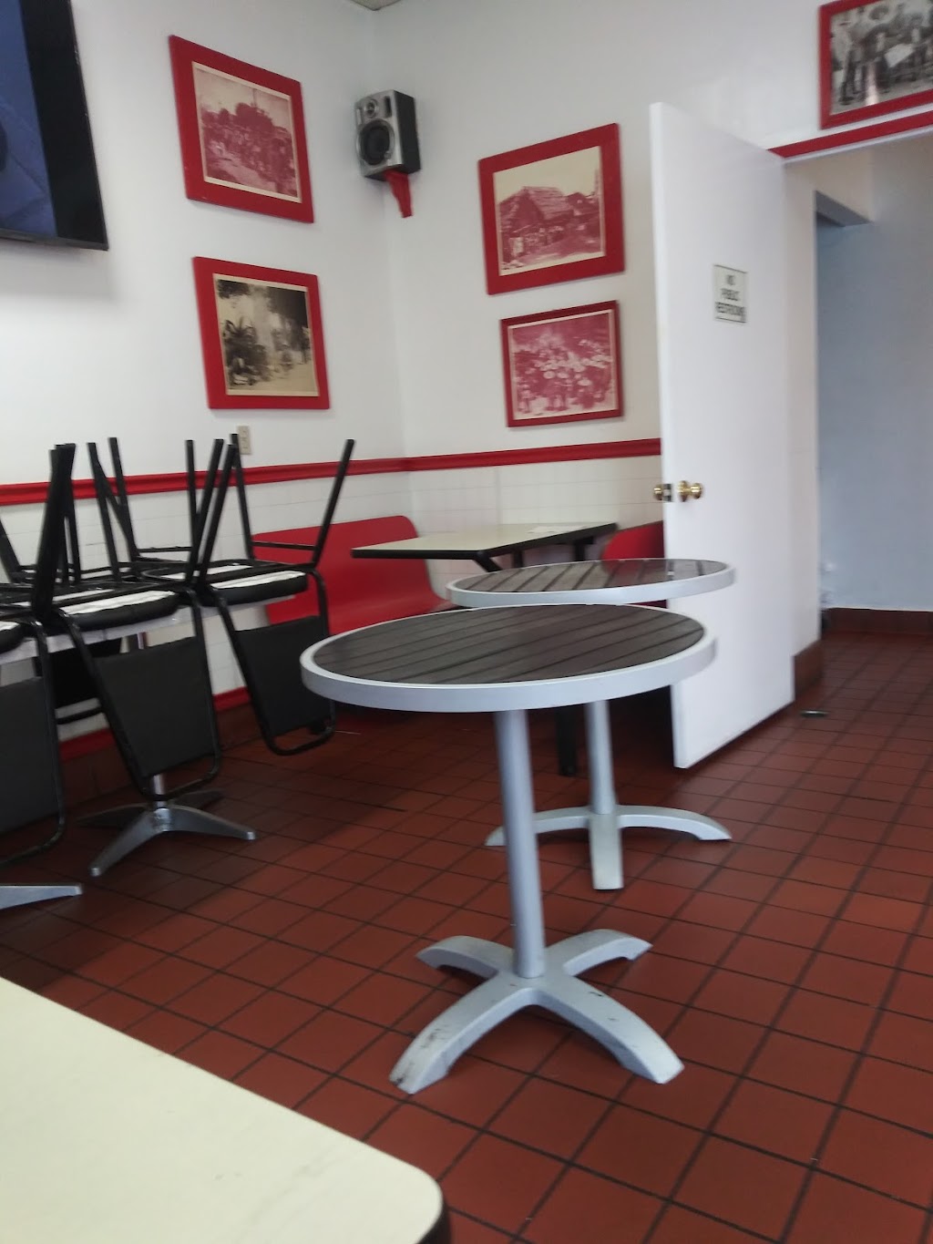 Mandos / Dining Outside Available | 6483 N Figueroa St, Los Angeles, CA 90042 | Phone: (323) 254-8017