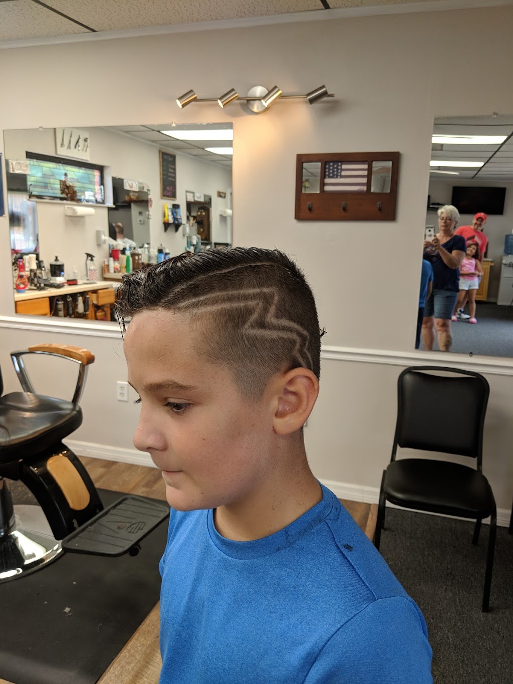 Carls Barber Shop | 12568 Spring Hill Dr, Spring Hill, FL 34609, USA | Phone: (352) 666-4410