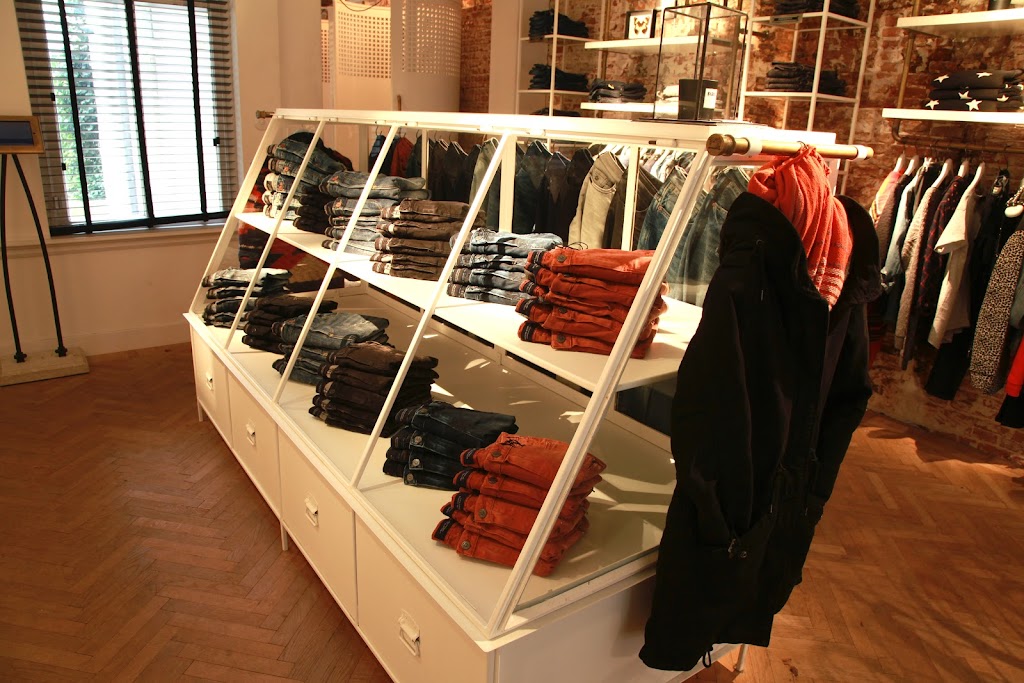 Scotch & Soda | Berenstraat 15, 1016 GG Amsterdam, Netherlands | Phone: 020 788 2635