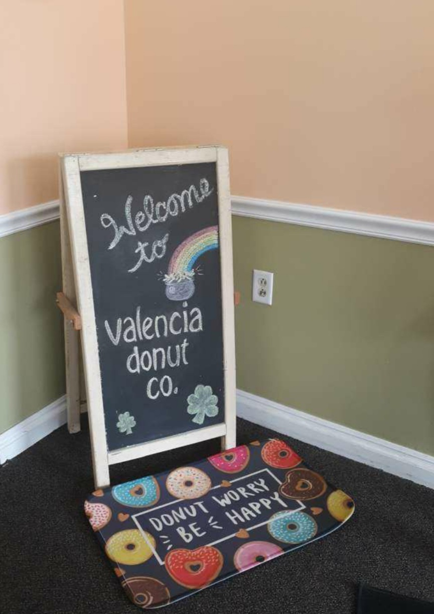 Valencia Donut Co. | 1177 Pittsburgh Rd, Valencia, PA 16059, USA | Phone: (724) 903-0400