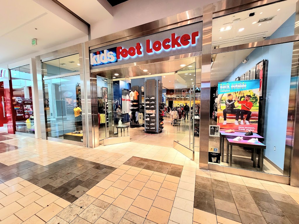 Kids Foot Locker | 6600 CA-27 #1004, Canoga Park, CA 91303, USA | Phone: (818) 316-0674