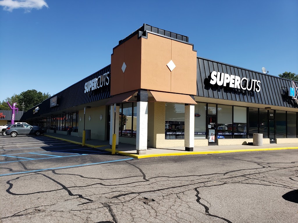 Supercuts | 5578 Dixie Hwy, Waterford Twp, MI 48329, USA | Phone: (248) 623-2914