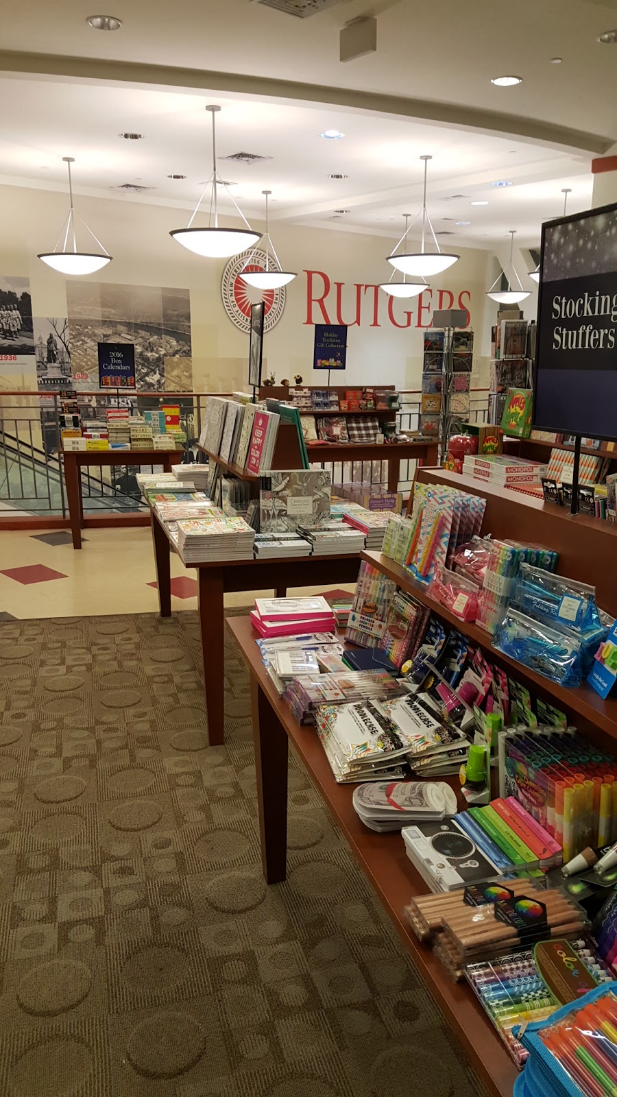 Barnes & Noble at Rutgers | 100 Somerset St, New Brunswick, NJ 08901, USA | Phone: (732) 246-8448