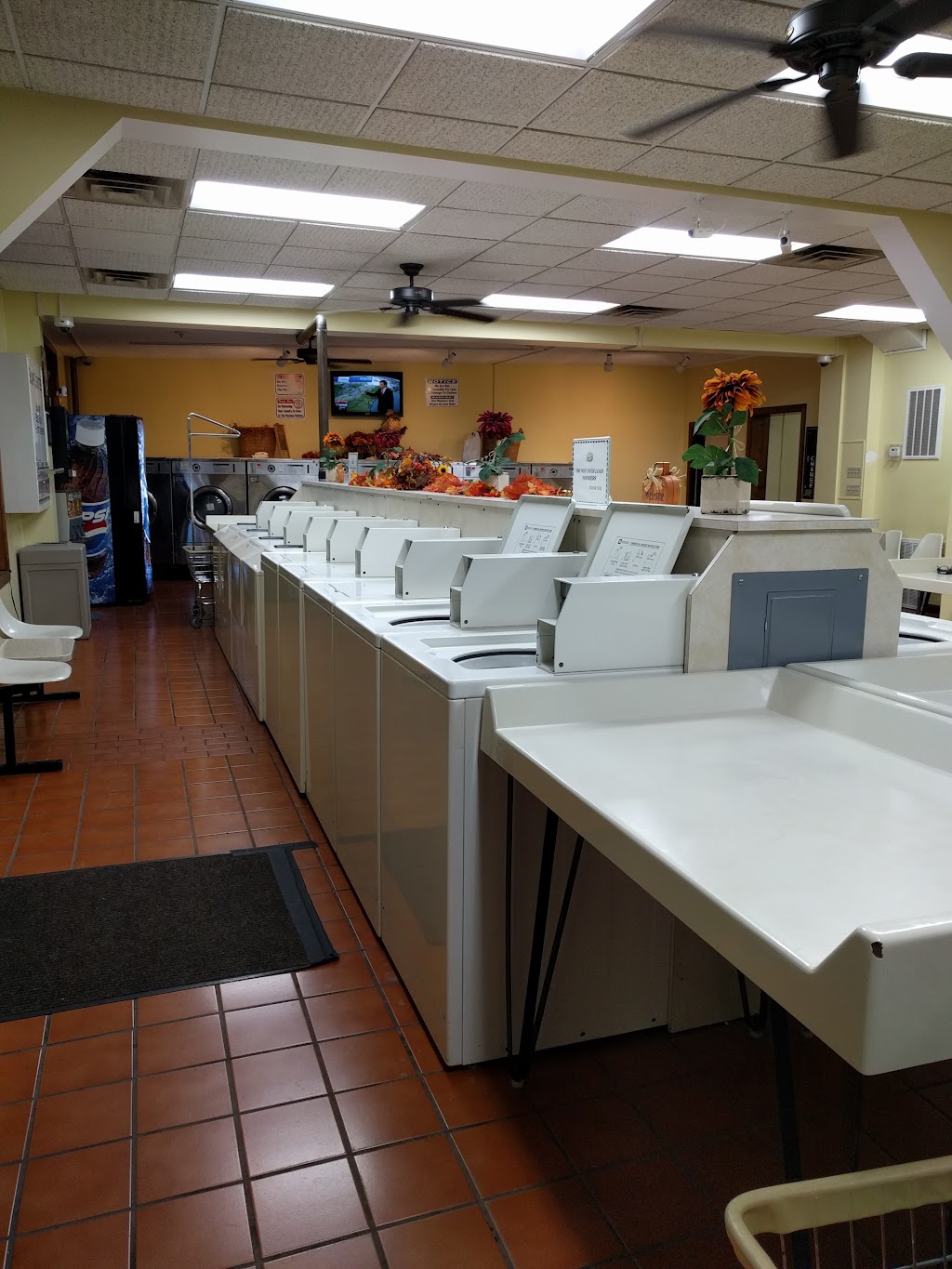 University Laundromat | 1148 Western Ave, Albany, NY 12203, USA | Phone: (518) 469-8706