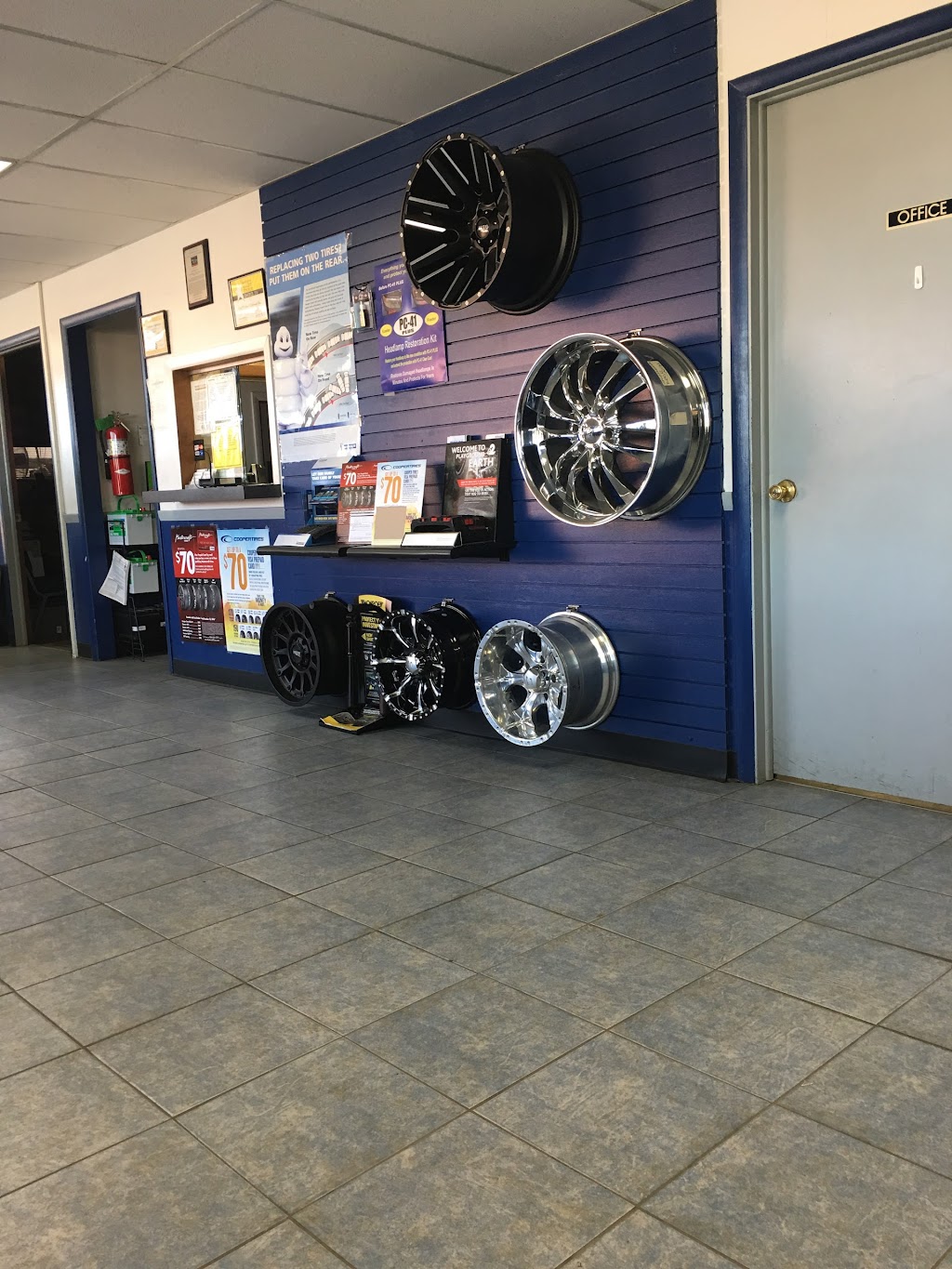 Cecil & Sons Discount Tires | 204 E Morrow Rd, Sand Springs, OK 74063 | Phone: (918) 245-9655