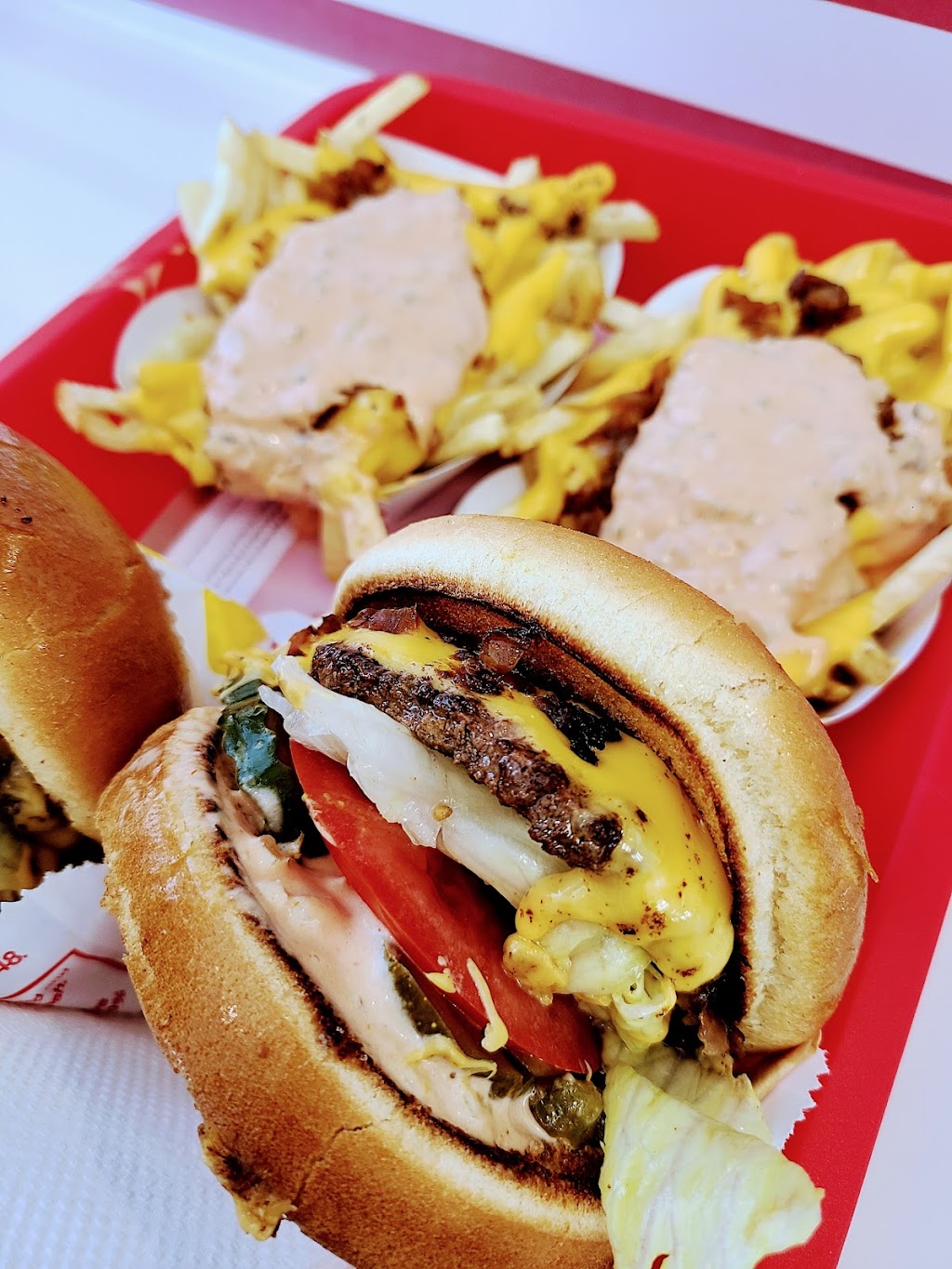 In-N-Out Burger | 5100 Stockdale Hwy, Bakersfield, CA 93309, USA | Phone: (800) 786-1000