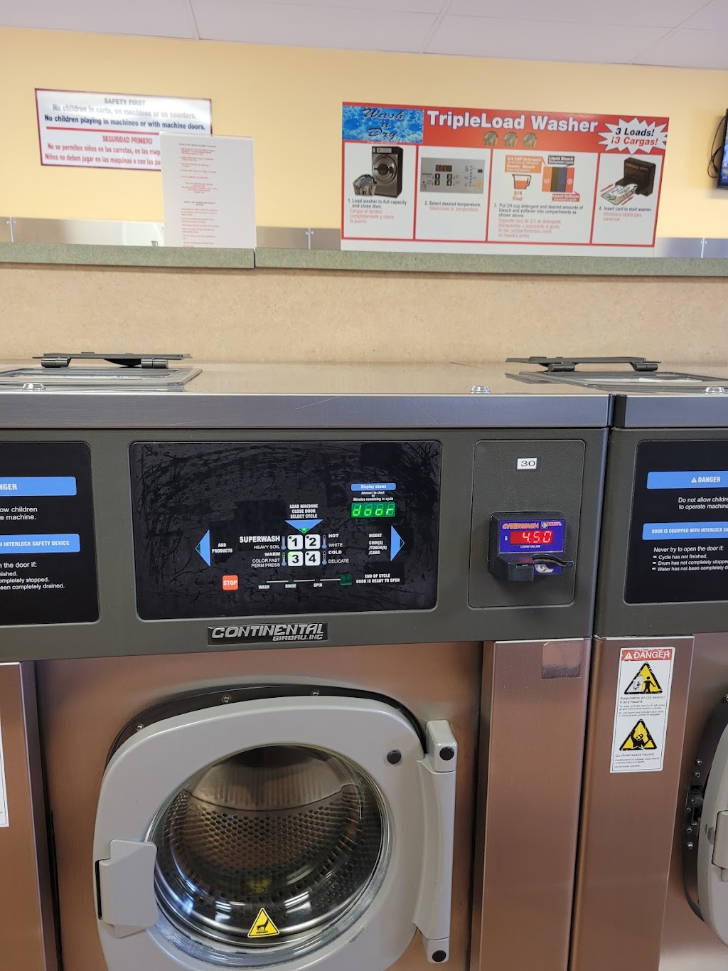 Wash N Dry Laundromat | 1481 S San Jacinto Ave, San Jacinto, CA 92583, USA | Phone: (951) 487-8777