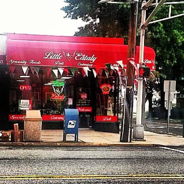 Razzolis Little Italy | Razzoli’s Little Italy, 599 Ridge Rd, North Arlington, NJ 07031, USA | Phone: (201) 998-3300