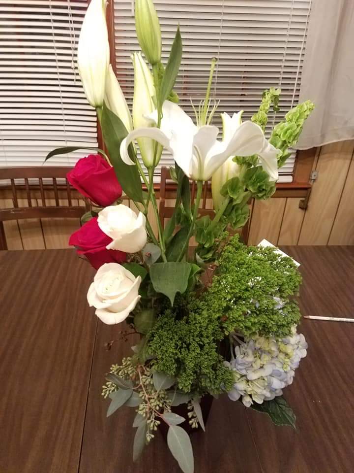 Balloons Flowers & Gifts - Wendell NC Florist | 2618 NC-97, Wendell, NC 27591, USA | Phone: (919) 834-1330