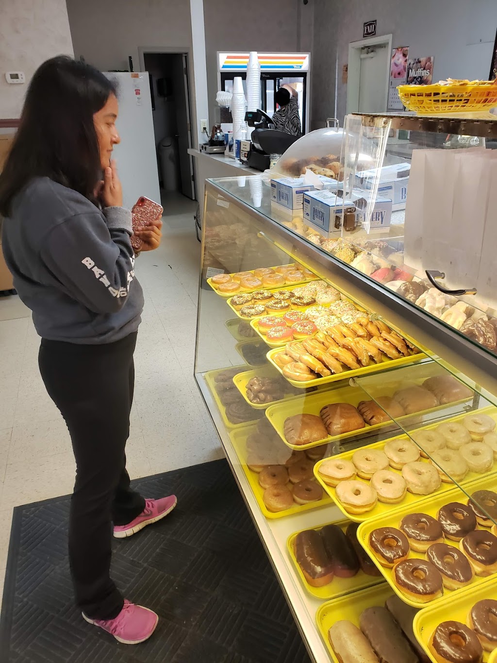 J Bs Donuts | 13743 OK-51, Coweta, OK 74429, USA | Phone: (918) 486-4022