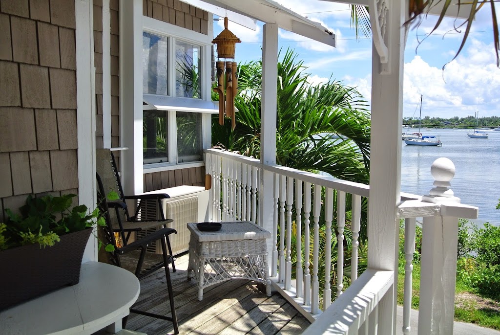 The Rush Inn | 400 Bay Dr S, Bradenton Beach, FL 34217, USA | Phone: (248) 675-9757