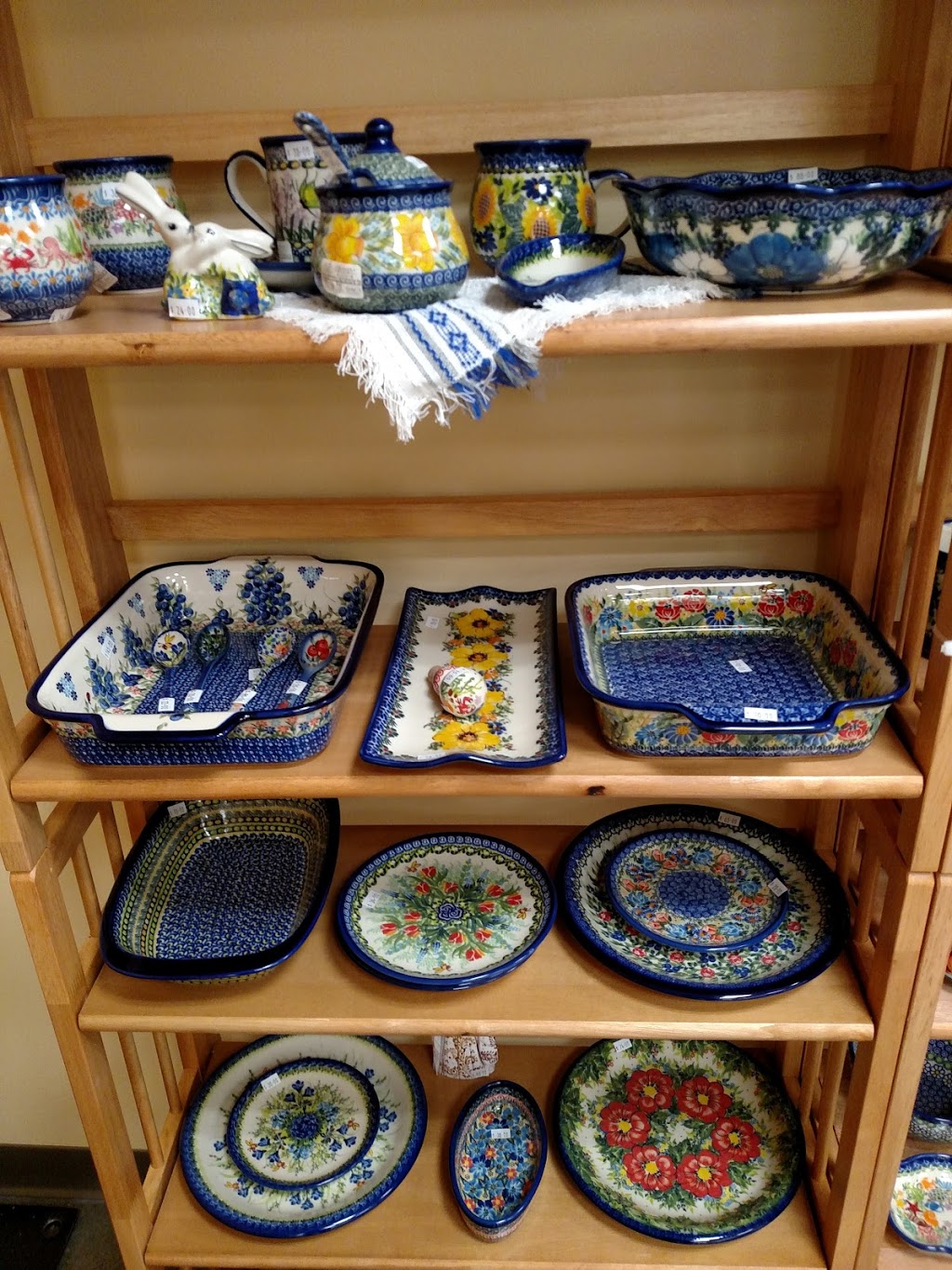 Lidias Polish Pottery Inc | 22827 SE Lake Wilderness Dr, Maple Valley, WA 98038, USA | Phone: (253) 740-1954