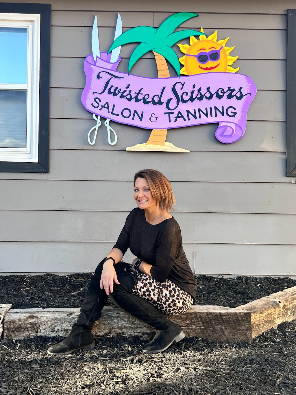 Twisted Scissors Salon & Tanning | 2753 E Main St, Cañon City, CO 81212 | Phone: (719) 275-6292