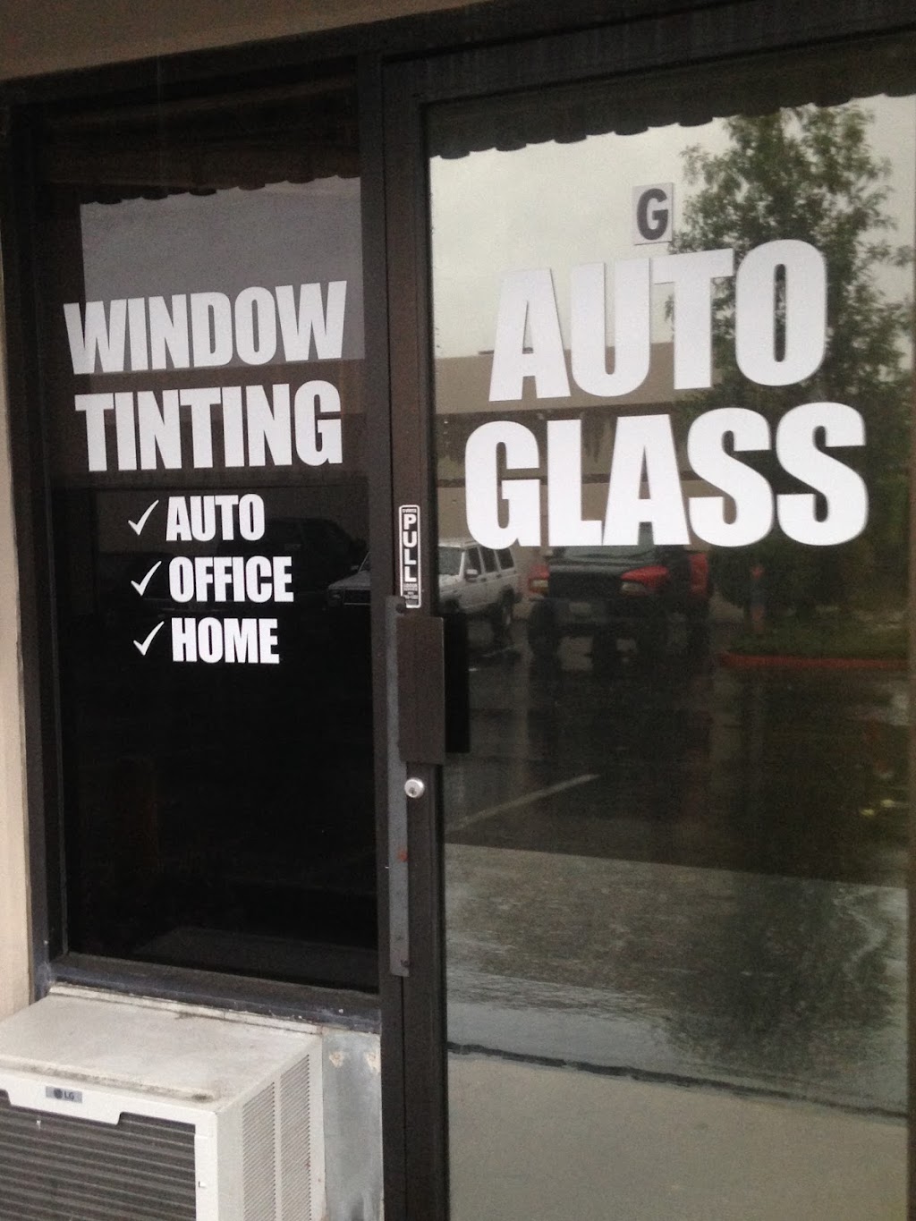 Auto glass and chip repair | 2314 S Vineyard Ave G, Ontario, CA 91761 | Phone: (909) 994-9397