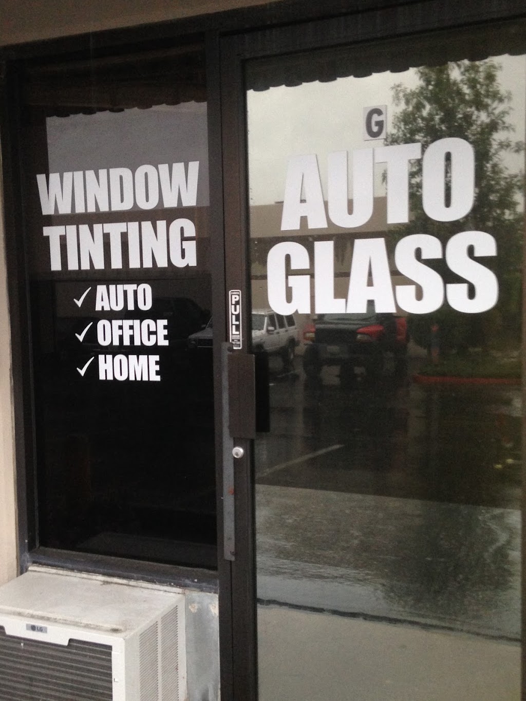 Auto glass and chip repair | 2314 S Vineyard Ave G, Ontario, CA 91761, USA | Phone: (909) 994-9397