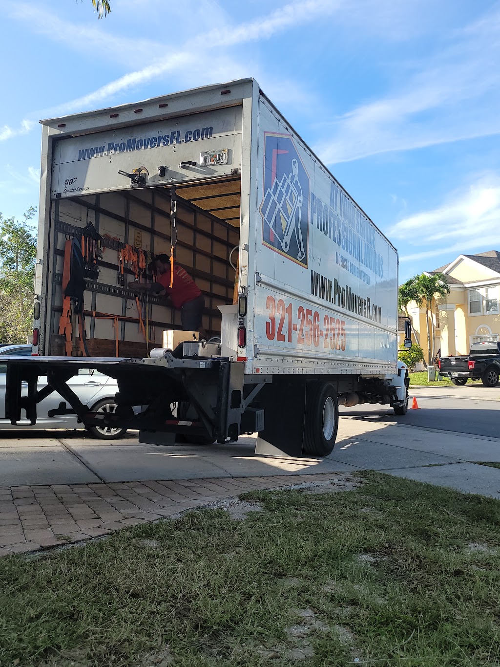 AT YOUR SERVICE PROFESSIONAL MOVERS | 2101 Rockledge Blvd, Rockledge, FL 32955, USA | Phone: (321) 256-2525