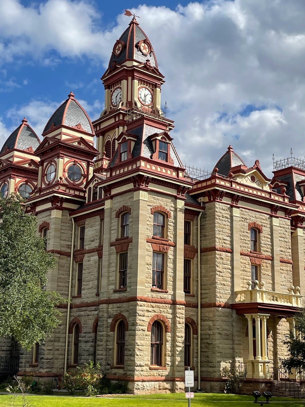 Lockhart Municipal Court | 1914 W San Antonio St, Lockhart, TX 78644, USA | Phone: (512) 376-9469