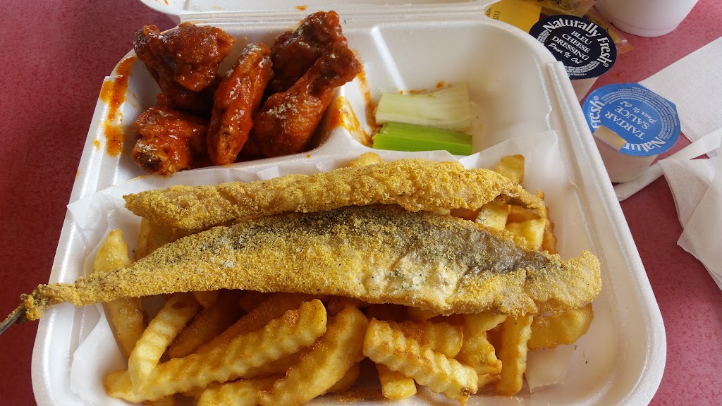 Wing & Fish | 216 NW Broad St # C, Fairburn, GA 30213, USA | Phone: (770) 892-4737
