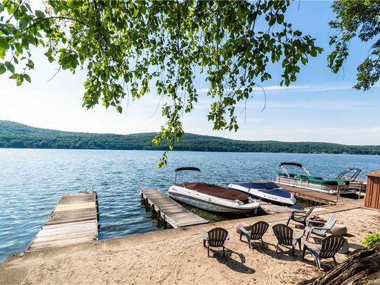 Latitude lake house | 24 Woodlands Terrace, Greenwood Lake, NY 10925, USA | Phone: (973) 903-5591