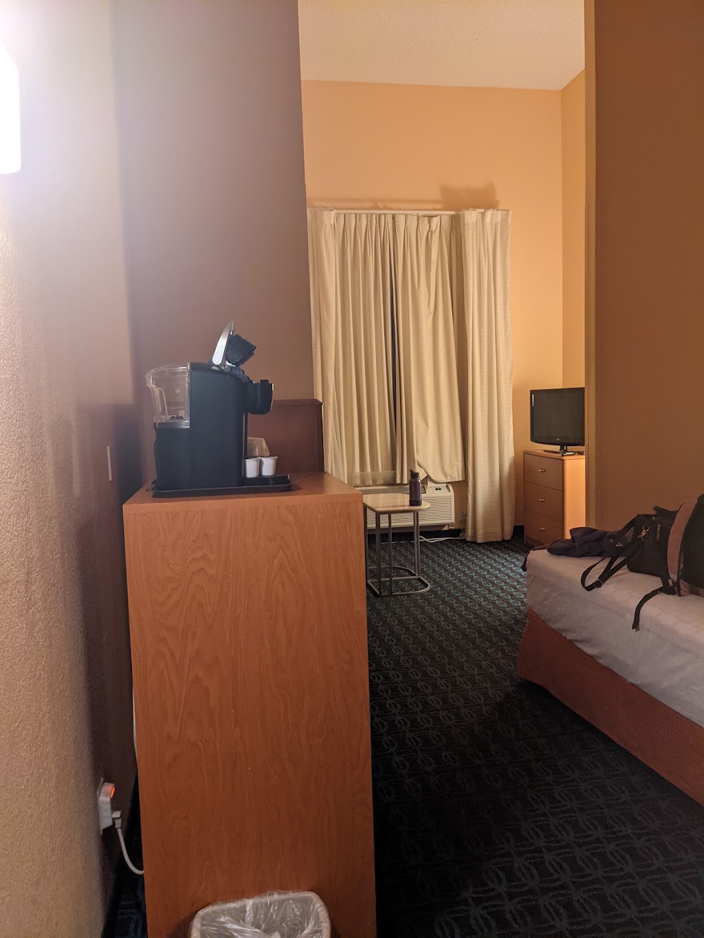 Holiday Inn Express & Suites Phoenix - Mesa West, an IHG Hotel | 1405 S Westwood, Mesa, AZ 85210, USA | Phone: (480) 668-8000