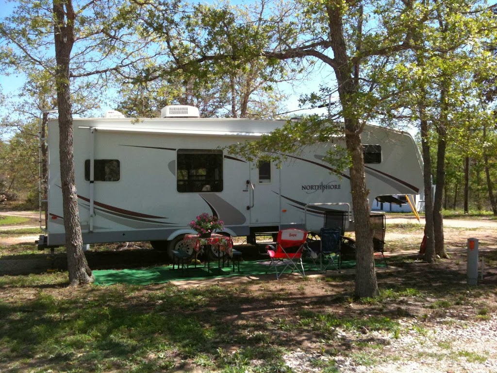 Great Escapes RV Park Austin Oaks | 761 Union Chapel Rd, Cedar Creek, TX 78612, USA | Phone: (512) 985-5333