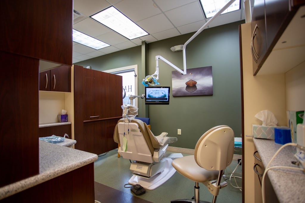 Hallmark Dental Brentwood | 1585 Mallory Ln STE 101, Brentwood, TN 37027, USA | Phone: (615) 377-6306