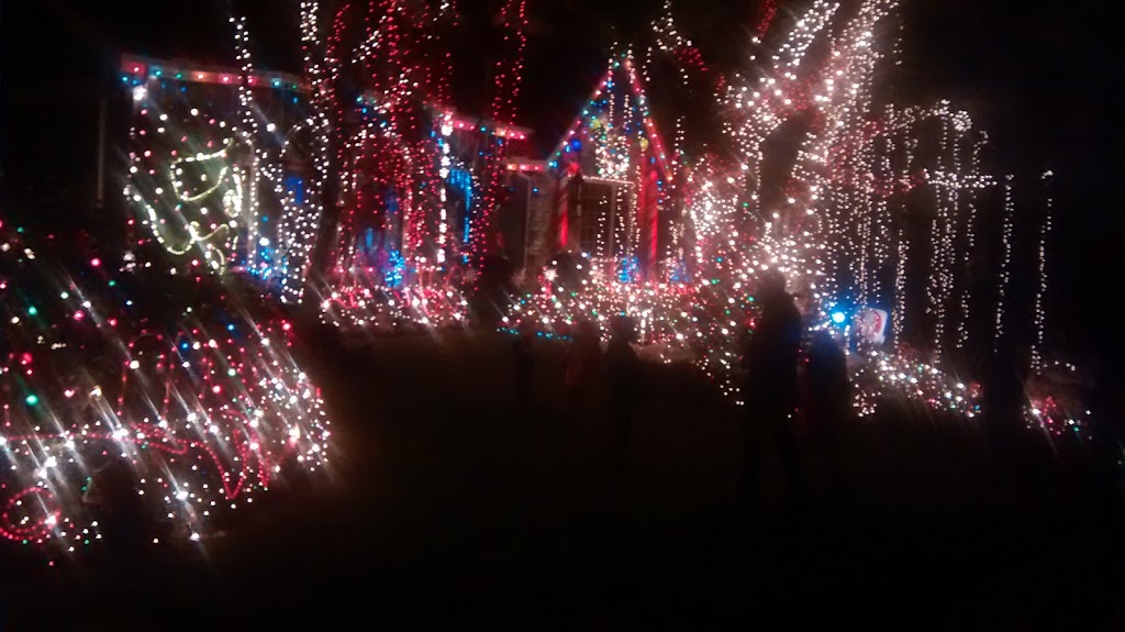 Orange County Christmas Lights | 25473 Nellie Gail Rd, Laguna Hills, CA 92653, USA | Phone: (949) 922-2639