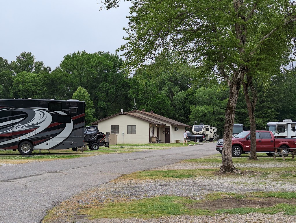 Graceland RV Park & Campground | 3691 Elvis Presley Blvd, Memphis, TN 38116, USA | Phone: (901) 396-7125