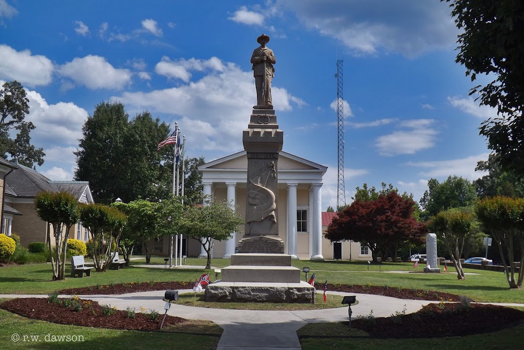 Historic Dinwiddie Courthouse | 14101 Boydton Plank Rd, Dinwiddie, VA 23841, USA | Phone: (804) 469-5346