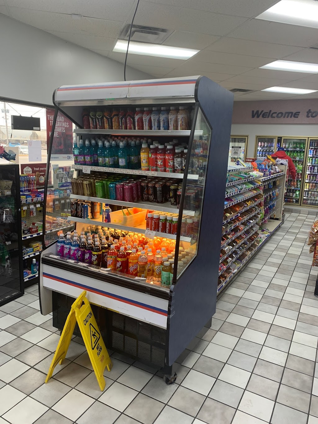 Woodburn Xpress Marathon Gas station | Wash and Go laundromat | 22022 Main St, Woodburn, IN 46797, USA | Phone: (260) 632-0279