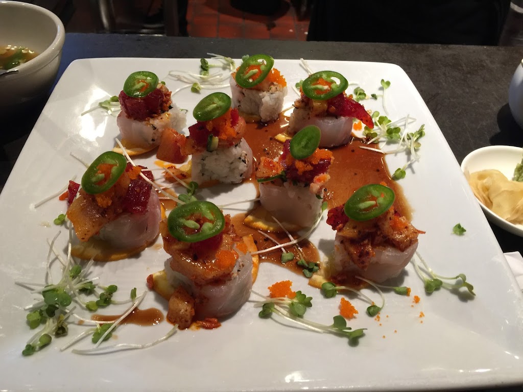 Kabuki Sushi | 333 W Meyer Blvd #102, Kansas City, MO 64113, USA | Phone: (816) 541-4789