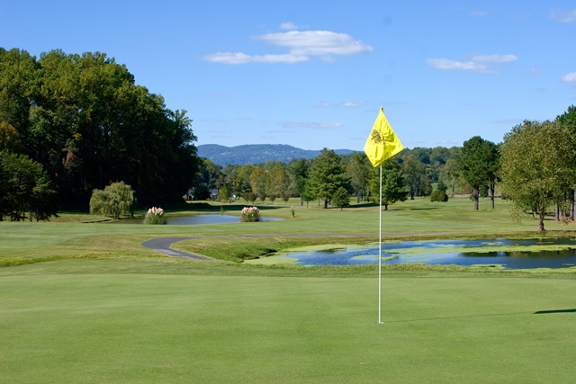 Golf lessons with Maggie | 1129 Greenhill Rd, Mt Airy, NC 27030, USA | Phone: (336) 710-3900