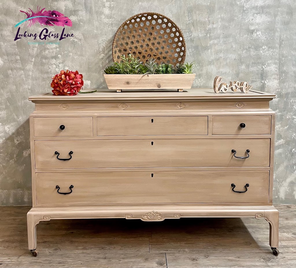 Looking Glass Lane Boutique | 8096 US-51, Southaven, MS 38671, USA | Phone: (901) 596-6669 Looking Glass Lane Boutique | 8096 US-51, Southaven, MS 38671, USA | Phone: (901) 596-6669