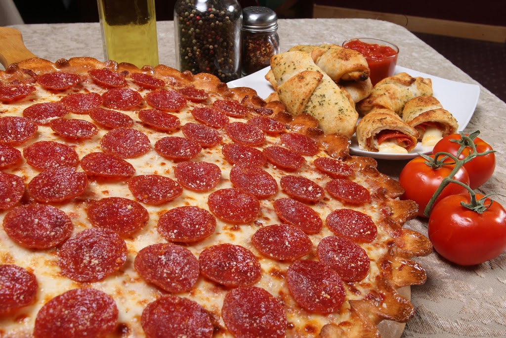 Zeppes Pizzeria | 5559 Wilson Mills Rd, Cleveland, OH 44143, USA | Phone: (440) 449-3522