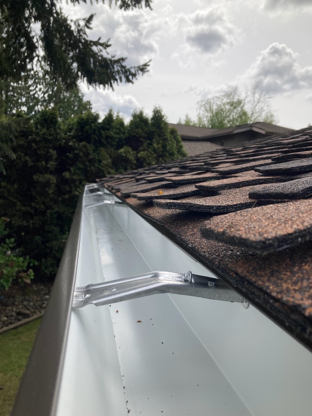 Great Gutters LLC | 4301 S 239th Pl, Kent, WA 98032, USA | Phone: (425) 518-3111