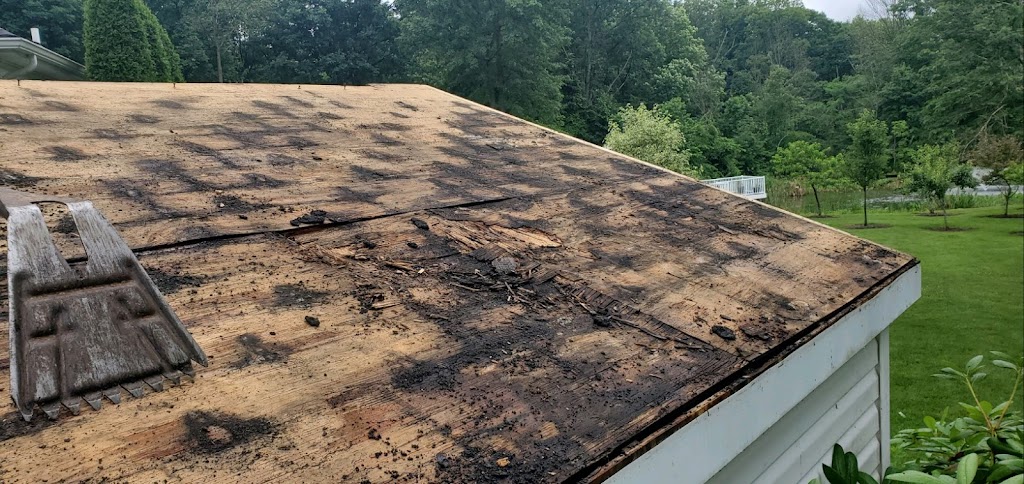 Simply Roof Repairs | 33 W Broad St, Trumbauersville, PA 18970, USA | Phone: (267) 549-9600