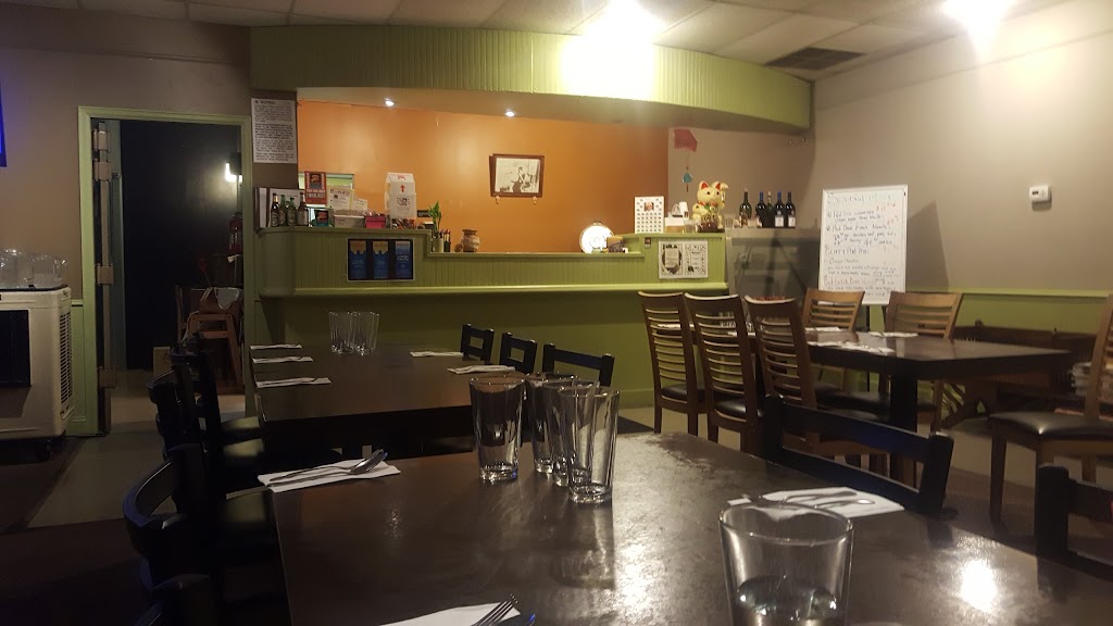 Js Noodles & New Thai | 1842 S Parker Rd, Denver, CO 80231, USA | Phone: (303) 755-2500
