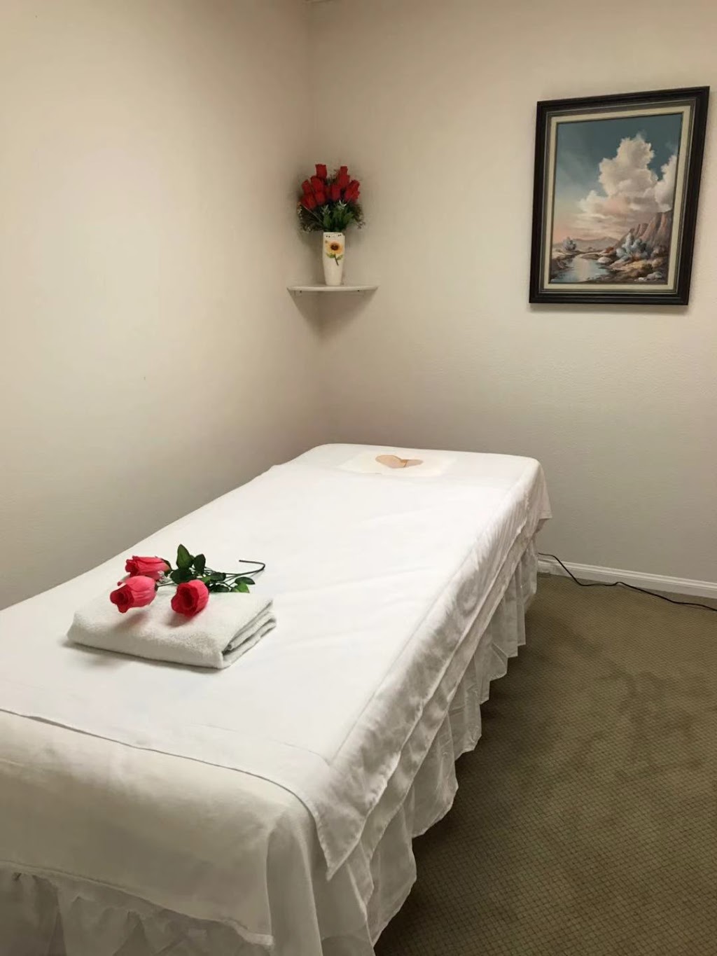 Moon Light Spa | 12623 Poway Rd, Poway, CA 92064, USA | Phone: (858) 648-8300