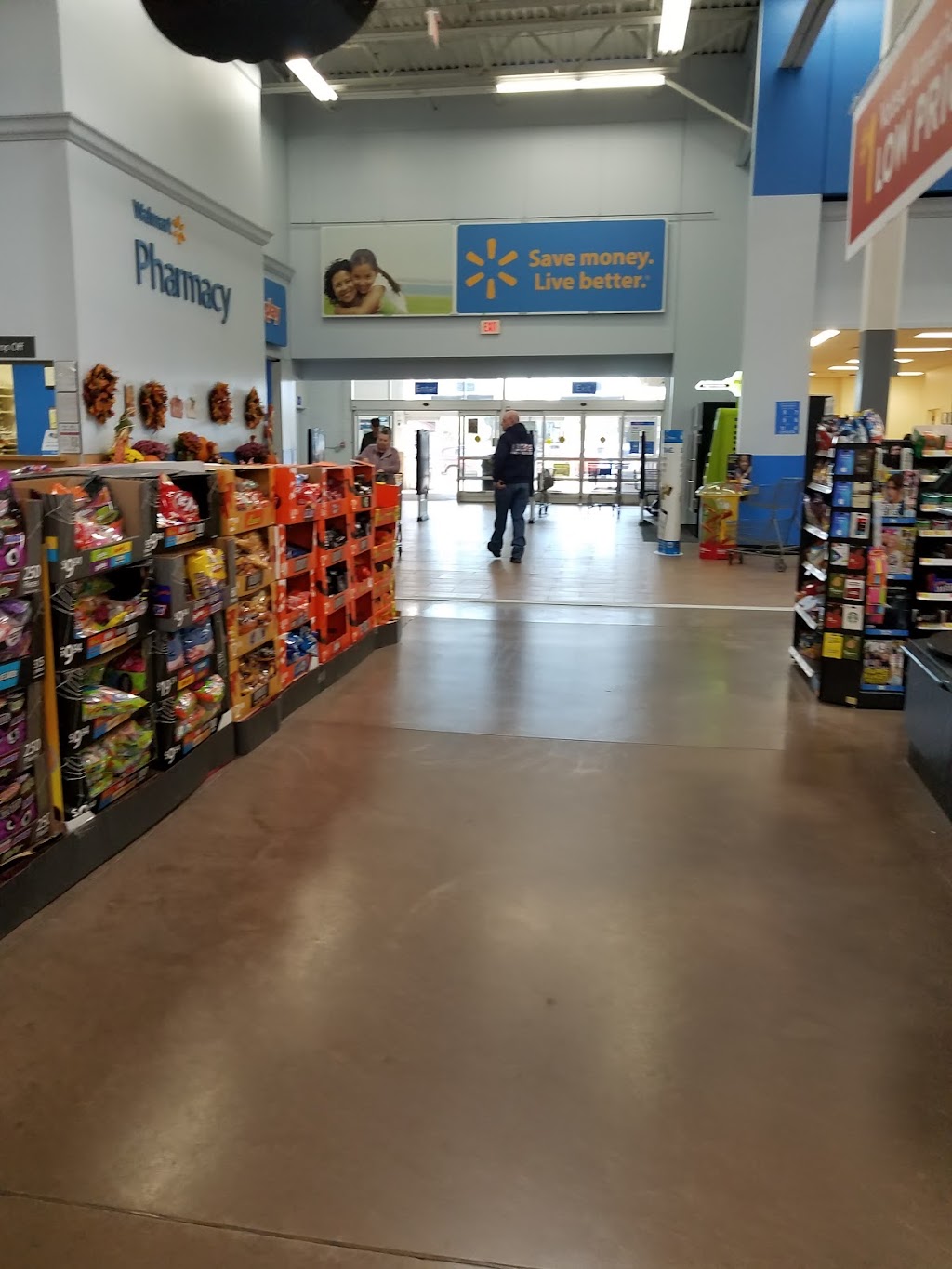 Walmart Supercenter | 30 Catskill Cmns, Catskill, NY 12414, USA | Phone: (518) 943-9423