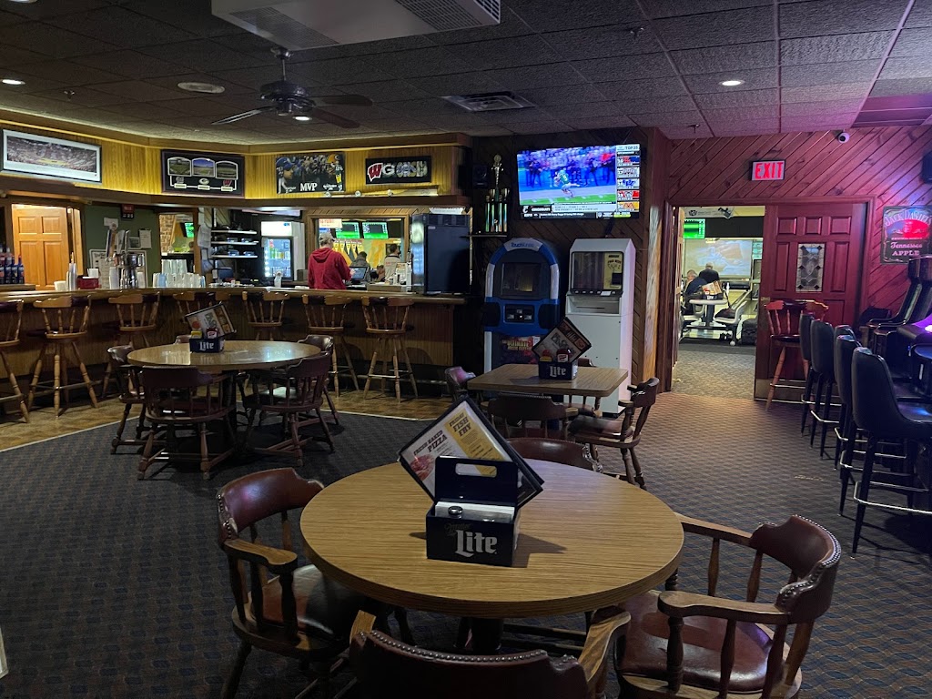 St Croix Lanes | 1153 St Croix St, River Falls, WI 54022, USA | Phone: (715) 425-2228