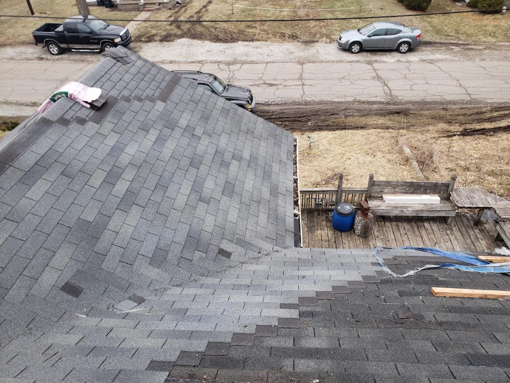 Mnr Quality Roofing | 2021 Fairview St, Anderson, IN 46016, USA | Phone: (765) 558-3285