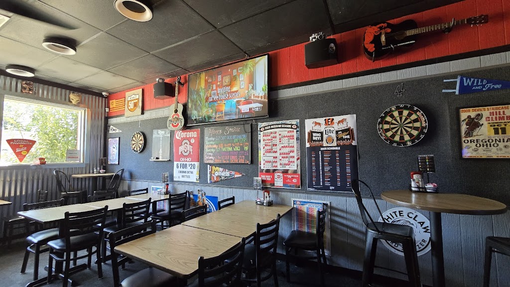 Hanks Local Bar+Food+Patio | 2529 Patterson Rd, Dayton, OH 45420, USA | Phone: (937) 254-7527