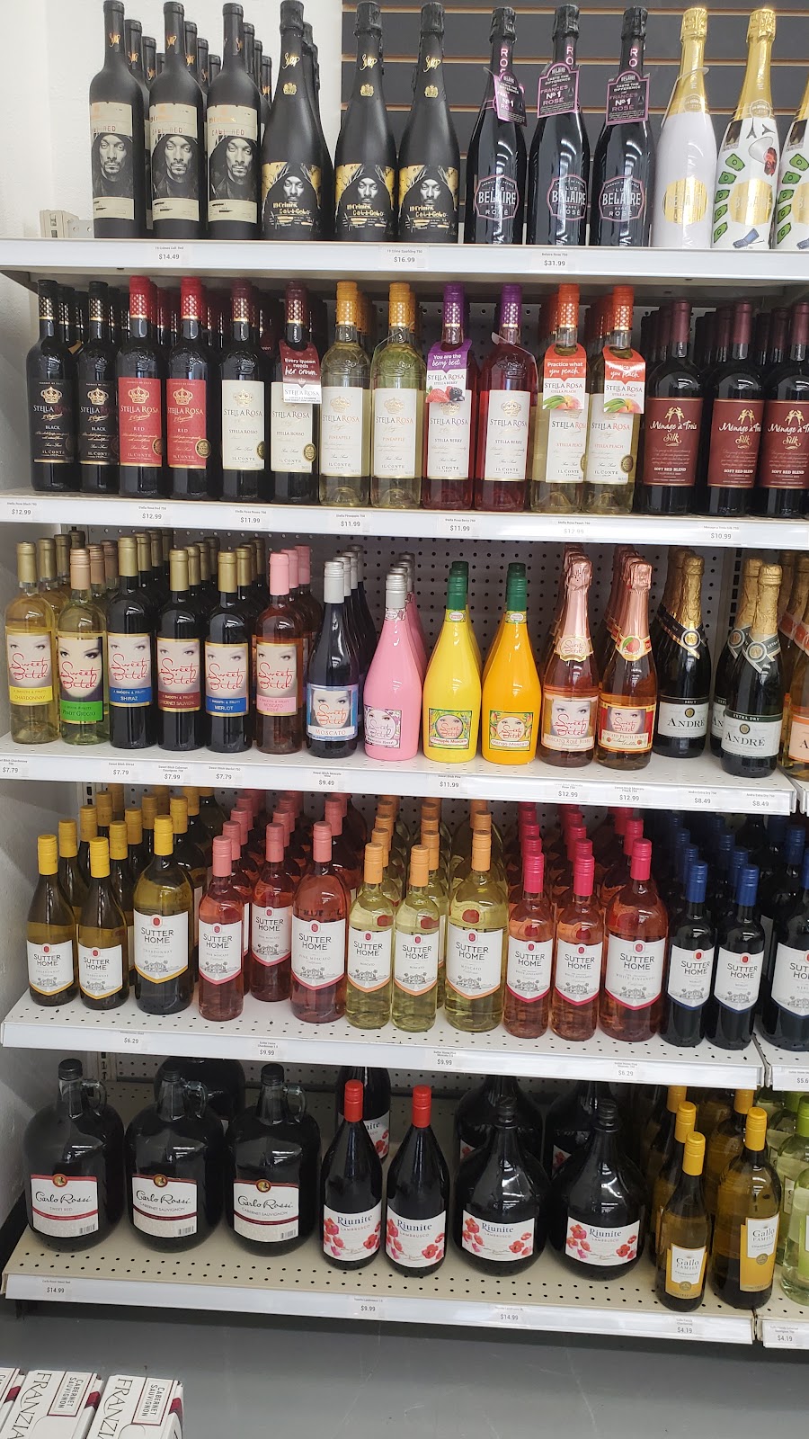 Lucky liquor | 5103 Azle Ave suit 600, Fort Worth, TX 76114, USA | Phone: (817) 862-7353